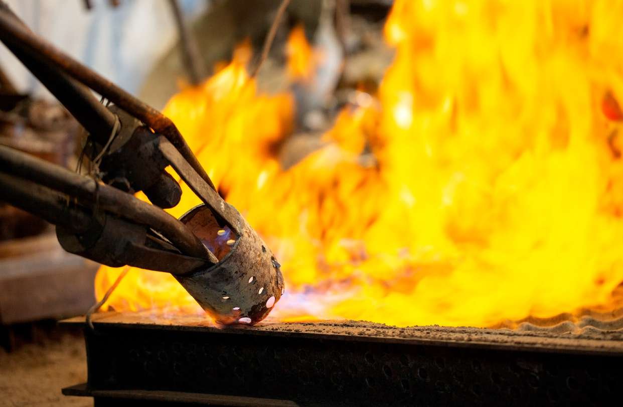 Az Steel Casting istehsalatında ərinmiş metal emalı